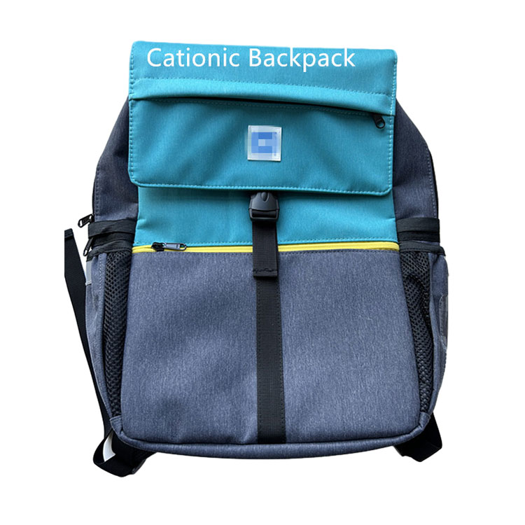 De quel matériau est le sac à dos cationique?